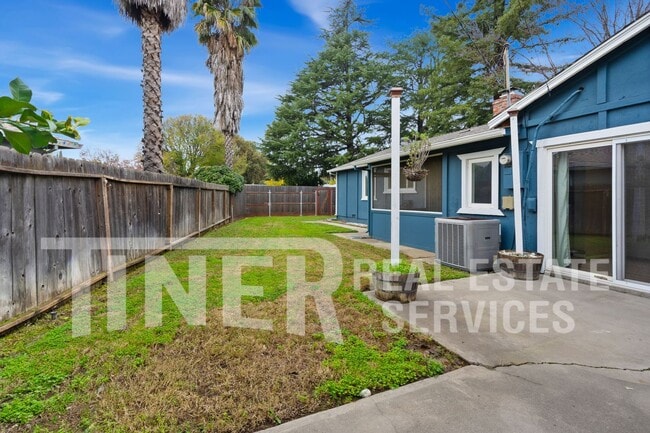 Building Photo - 603 11th St