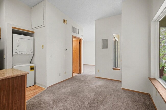 Building Photo - Charming Top-Floor Studio in Aurora with Private Patio & In-Unit Laundry