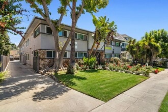 Building Photo - Trojan House