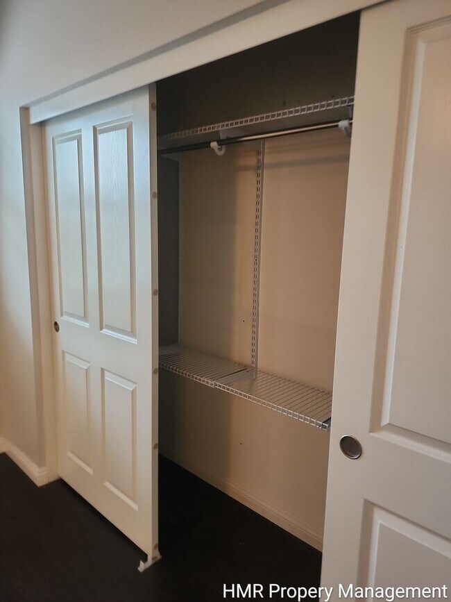 Building Photo - Modern 2-Bedroom Condo Near Victoria Gardens