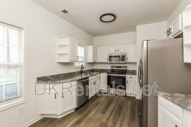 Building Photo - 2555 Flat Shoals Rd