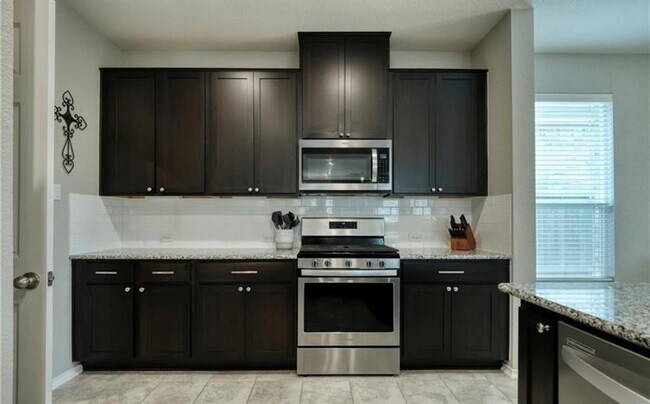 Building Photo - 109 Muenster Dr