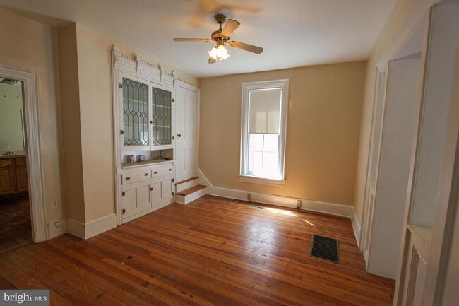 Building Photo - 315 W Martin St