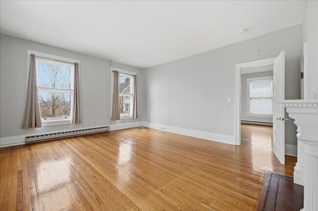 Building Photo - 825 Delaware Ave