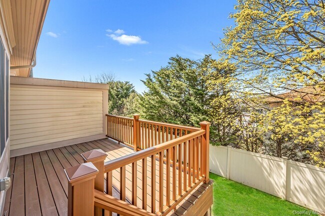 Building Photo - 85 Park Ave