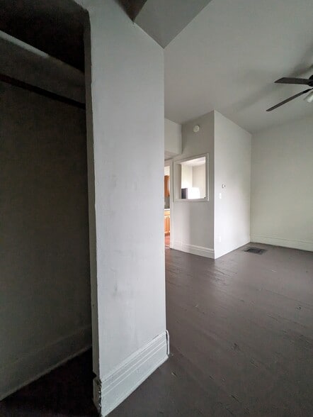 Building Photo - 878 Prospect Ave