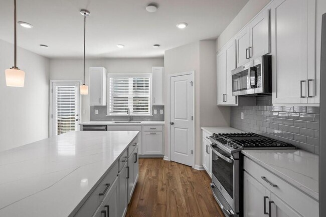 Building Photo - 123 Matson Run SW