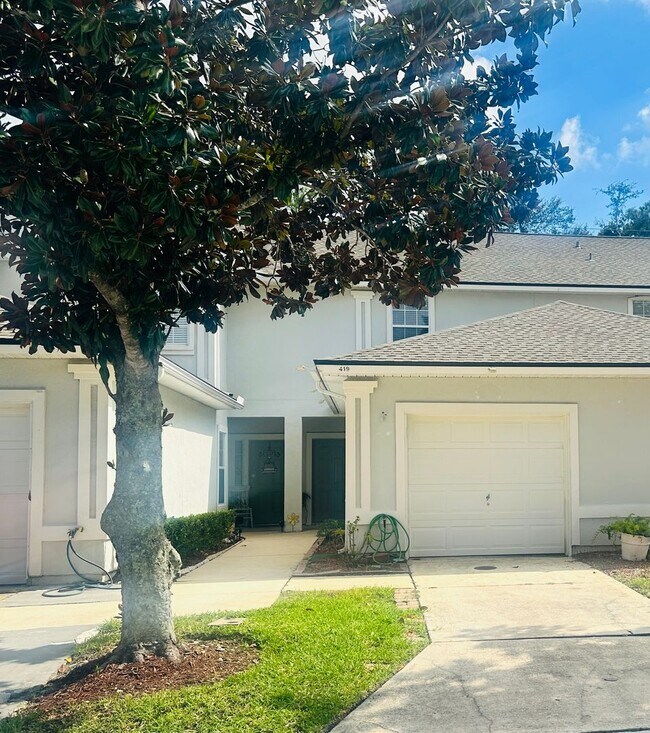 Building Photo - 2 BR 2 BA  TOWNHOME  -    Southern Creek S...