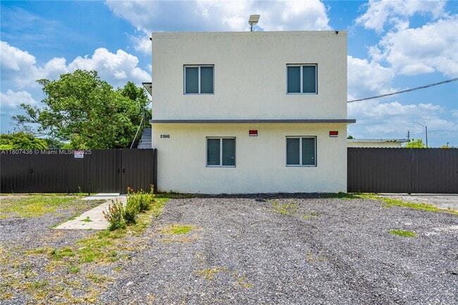 Primary Photo - 21845 Goulds Ave