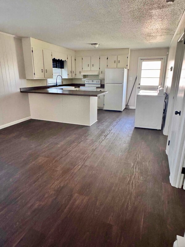 Building Photo - 3090 Brandon Rd