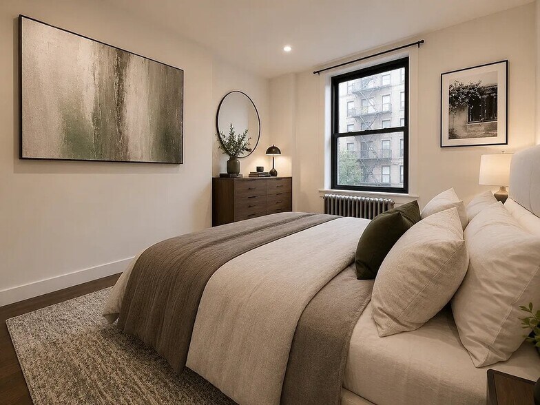 Building Photo - 406 W 39th St