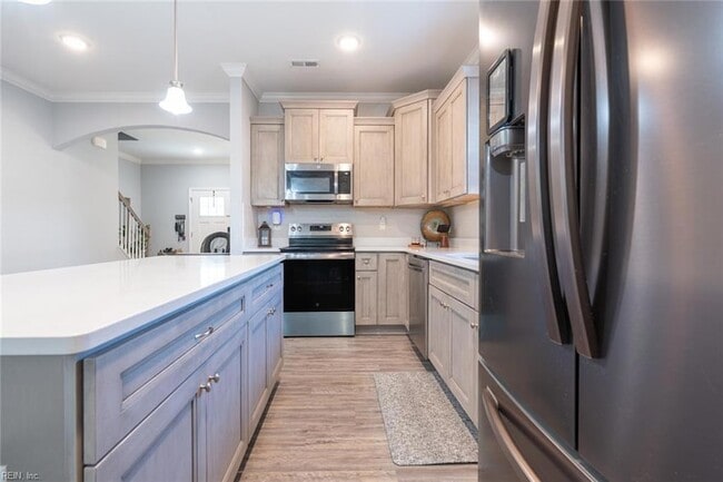 Building Photo - 409 Draper Dr