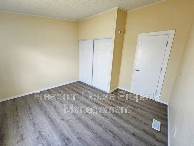Building Photo - 6420 Wedgewood St
