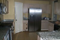 Building Photo - 15007 Kingsbridge Way