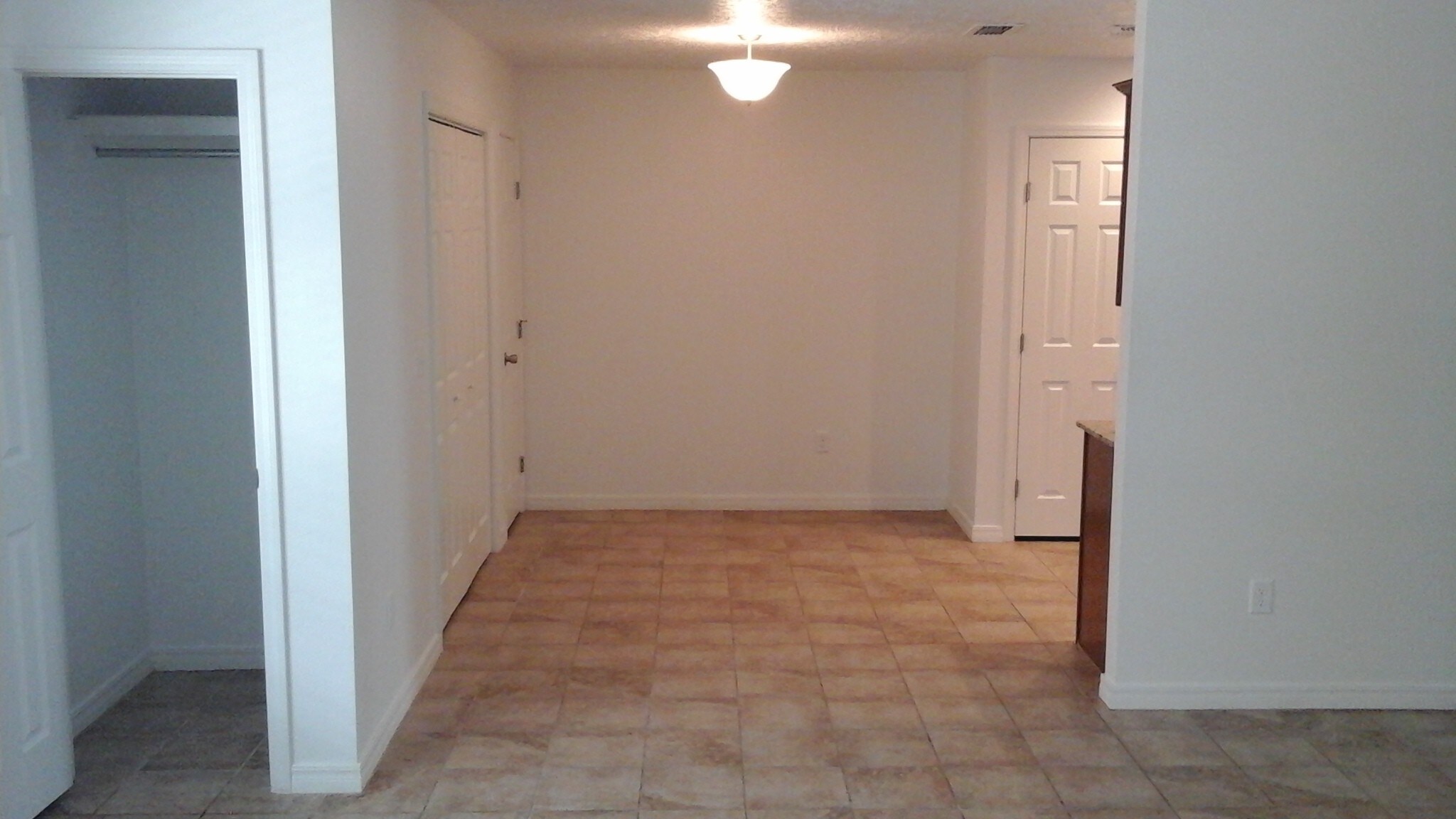 Building Photo - 1618 S Ave G Ave