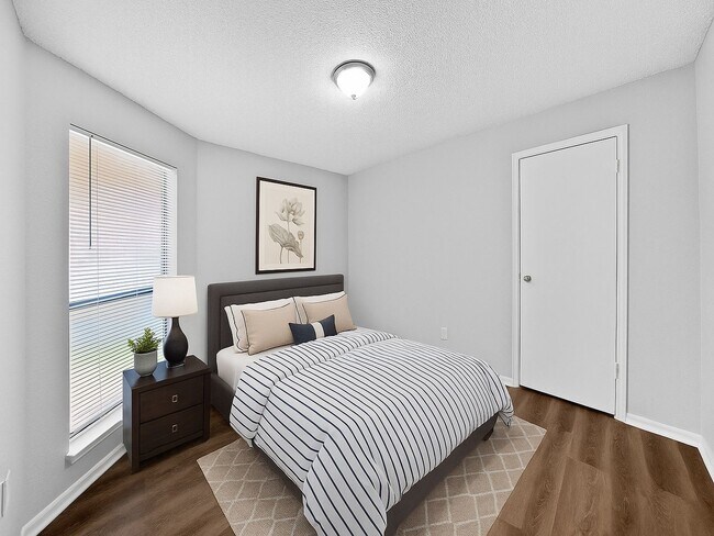 Building Photo - Charming 3-Bed, 2-Bath Home in Lewisville with Open Floor Plan & Fireplace