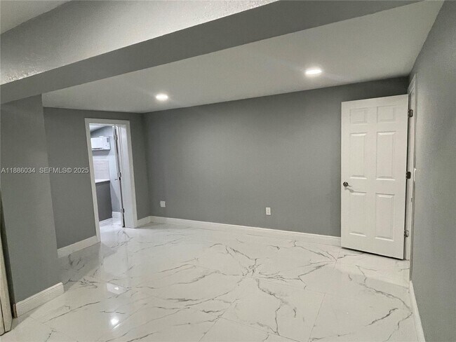 Building Photo - 1221 NE 210th Terrace