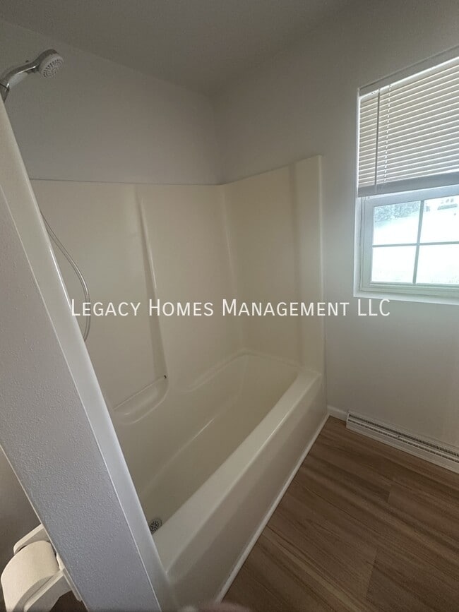 Building Photo - 1091 Stillmeadow Ln