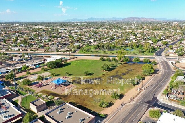 Building Photo - 2147 W Edgewood Ave
