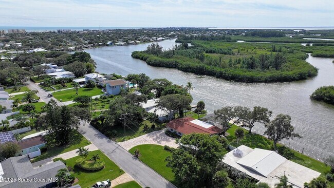 Building Photo - 778 Nassau Rd