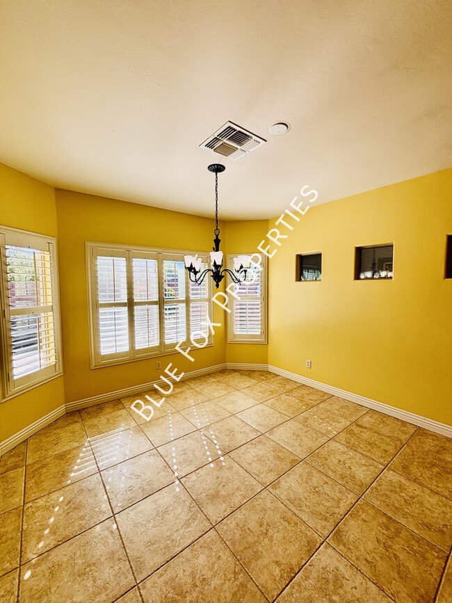 Building Photo - 11678 N Red Creek Pl