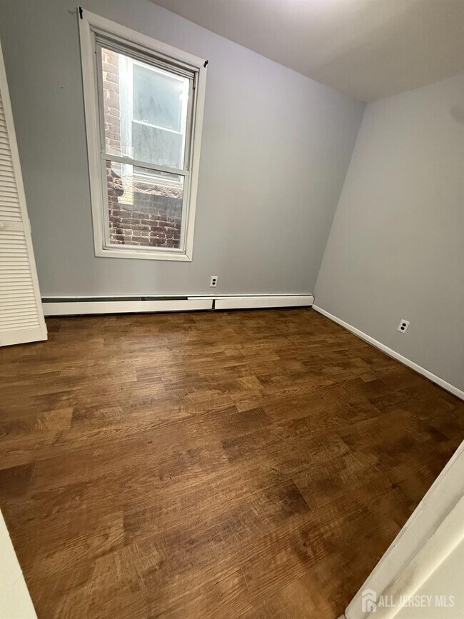 Building Photo - 80 1st St