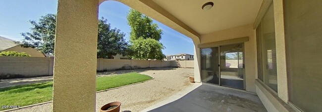 Building Photo - 3273 E Roadrunner Dr