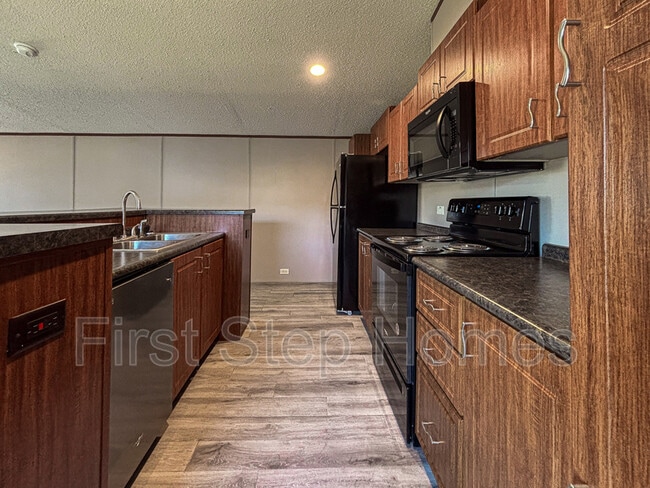 Building Photo - 1413 Cotopaxi St