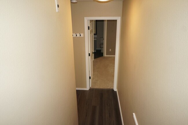 Building Photo - 2649 NW Kennedy Ct