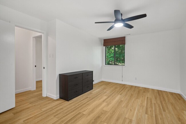 Building Photo - 203B Cypress Point Cir