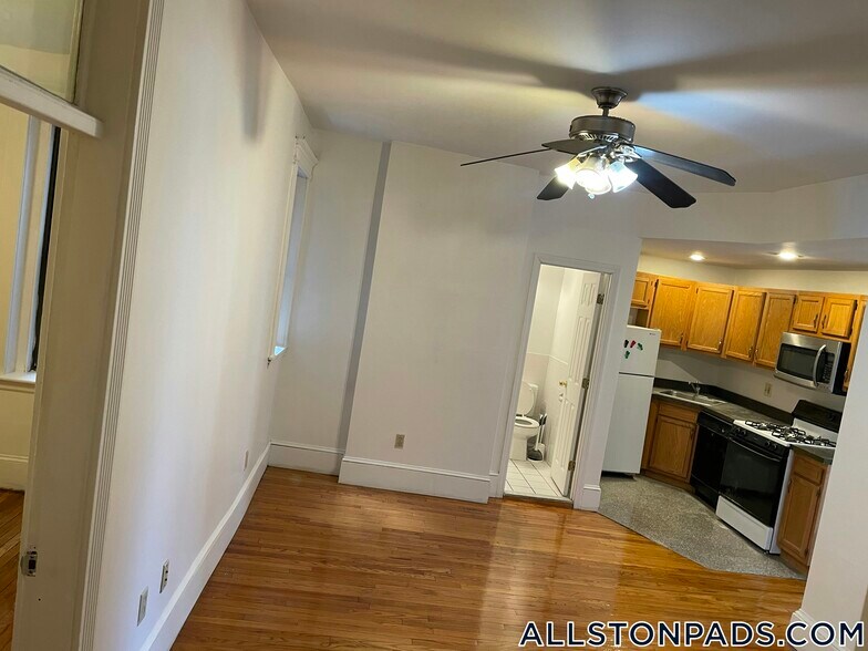 Building Photo - 1254 Commonwealth Ave