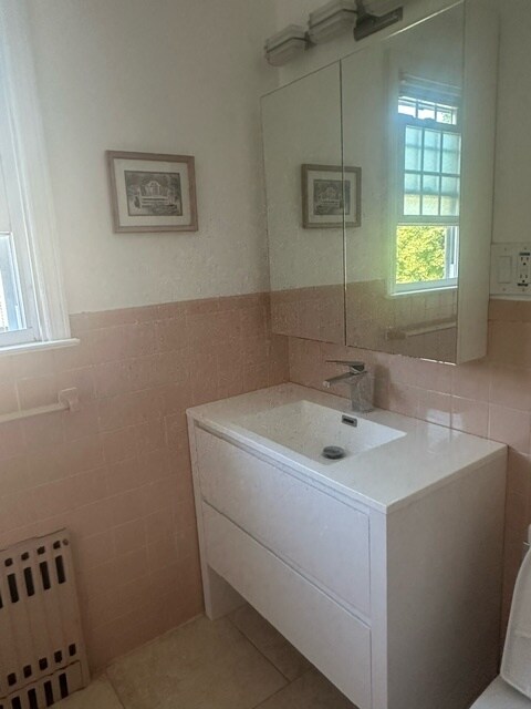 Building Photo - 156 E Rockaway Rd