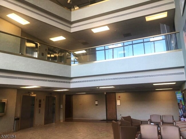 Building Photo - 16 Pocono Rd