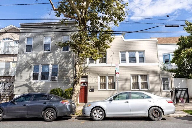 Building Photo - 208 Terrace Ave