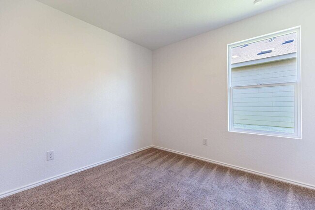 Building Photo - 9143 Coronal Rings