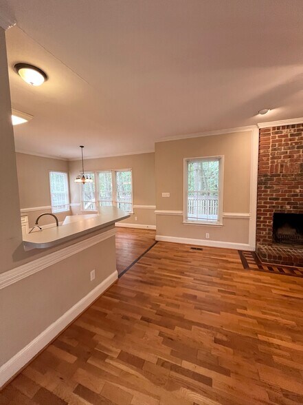 family room - 8601 Abbotsbury Ct