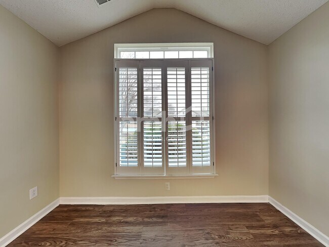 Building Photo - 200 Crossview Dr