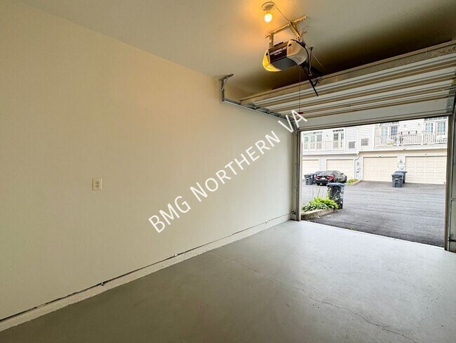 Building Photo - 9508 Walker Way