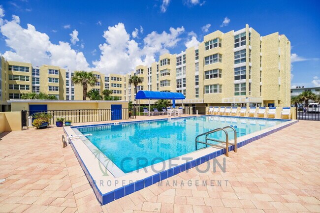 Building Photo - Beautiful Oceanfront Condo in Cocoa Beach!