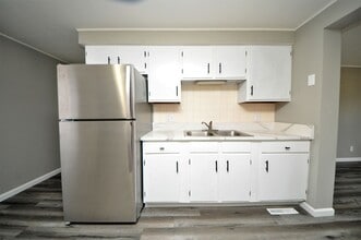 Building Photo - 313 Granada
