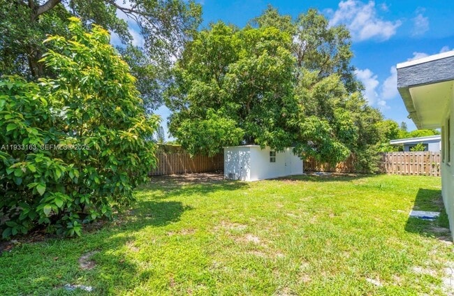 Building Photo - 1735 NE 147th St