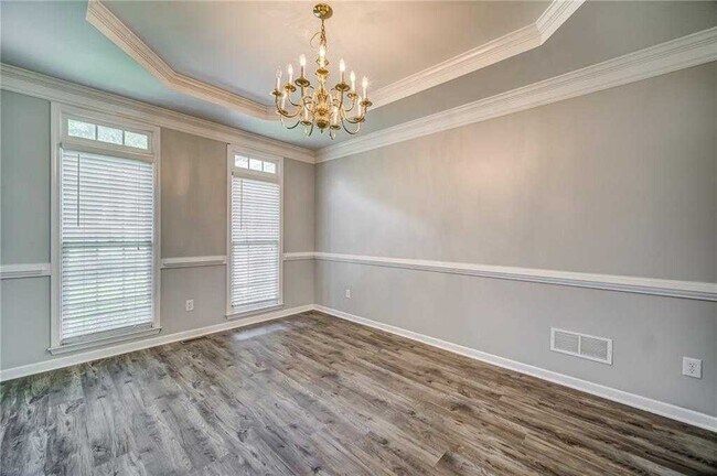 Building Photo - 716 Parkside Dr