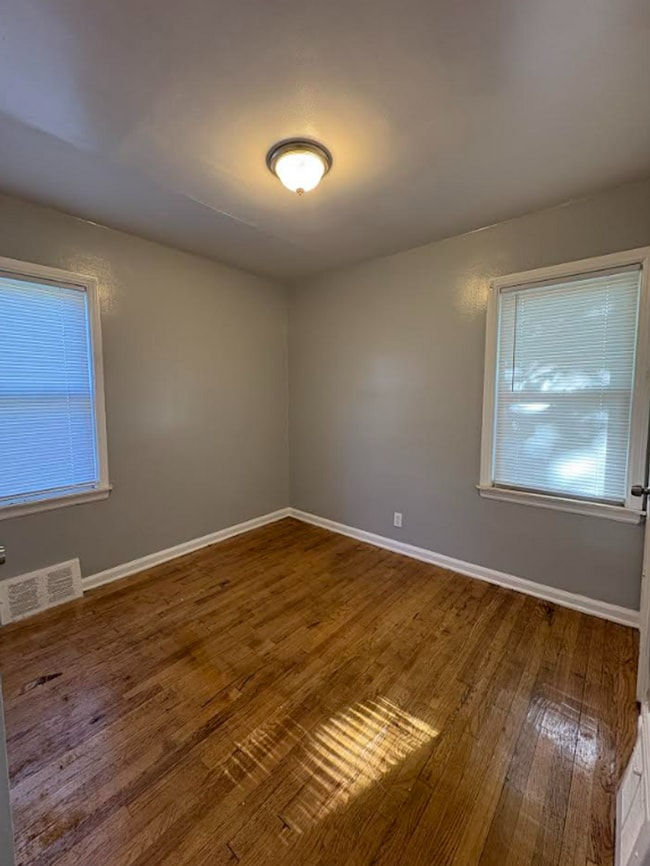 Building Photo - 2669 Electric- 3 BEDS & 2 BATH FOR RENT!