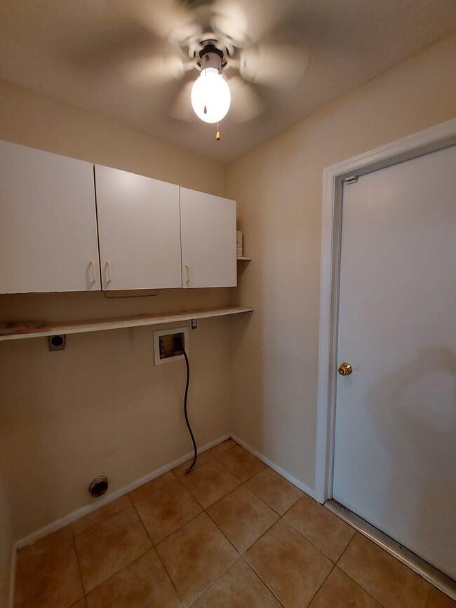 Building Photo - 801 SW 10th Pl