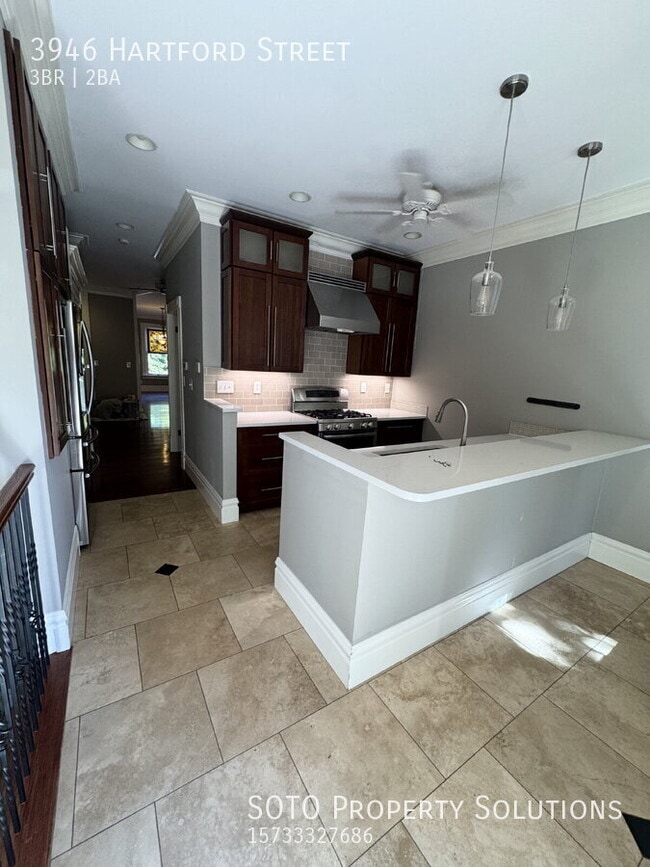 Building Photo - 3946 Hartford St