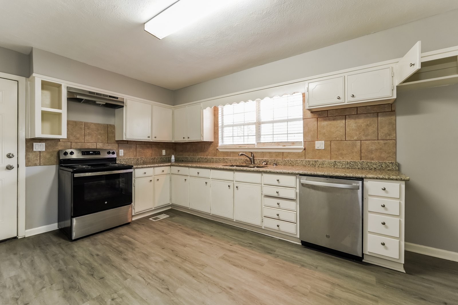 Building Photo - 3135 Bilgray Dr