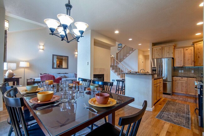 Building Photo - 129 Cobble Creek Ln