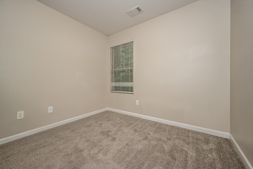 Building Photo - 2825 Marlin Dr