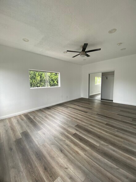 Building Photo - 1586 W 29th St