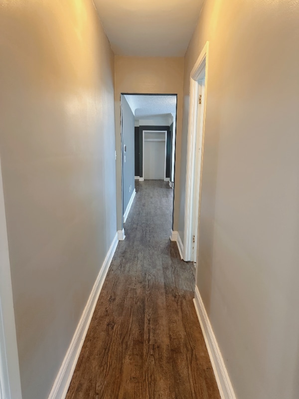 Building Photo - 671 Crest Ln E